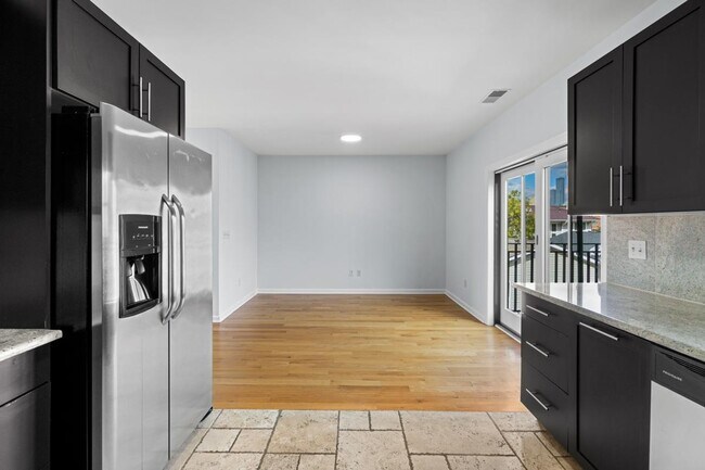 Foto del edificio - 443 Whiton St