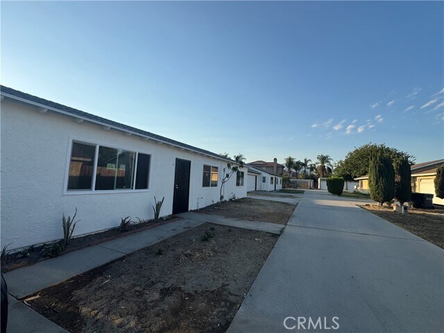 Foto del edificio - 12745 Bess Ave