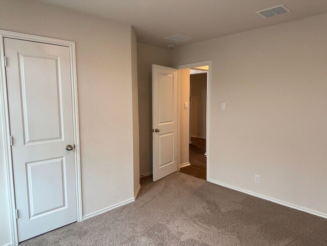 Foto del edificio - 9603 Lowline Brg