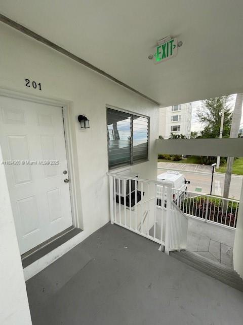 Building Photo - 9300 E Bay Harbor Dr