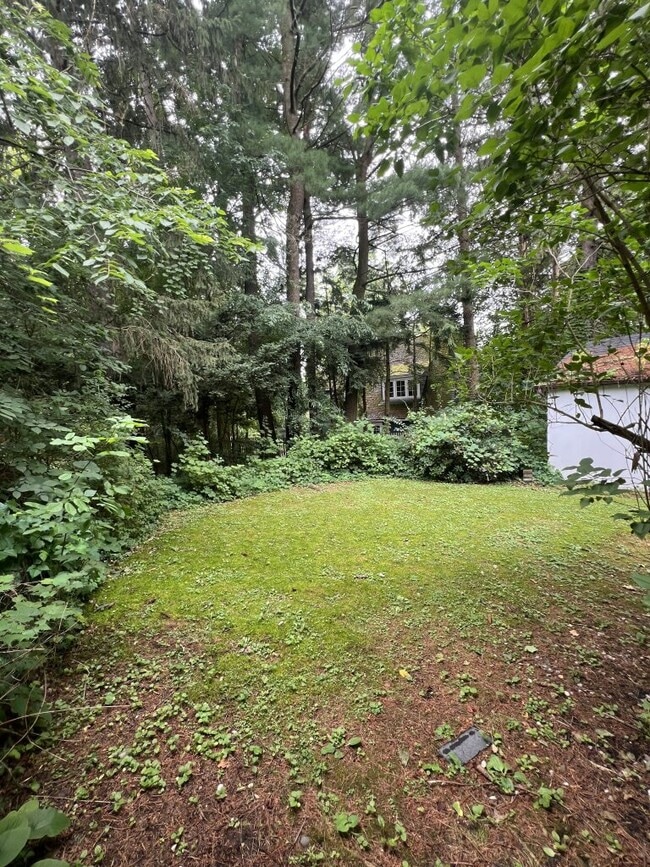 Building Photo - 115 Heights Ct