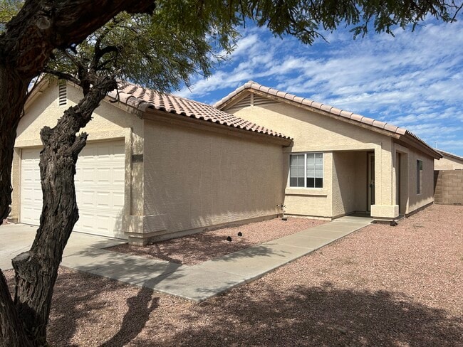 Building Photo - 12232 W Windrose Dr