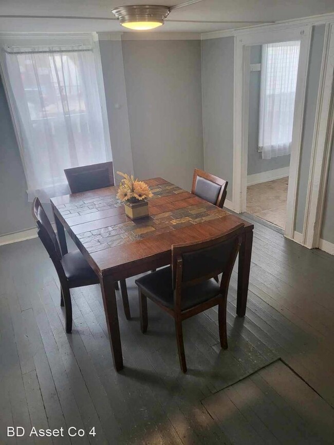 Foto del edificio - 3 br, 1 bath House - 226 E Main Street