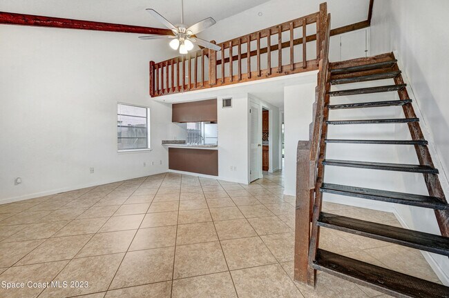 Building Photo - 1725 Stewart Pl