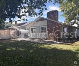 Building Photo - 1110 S College Ave
