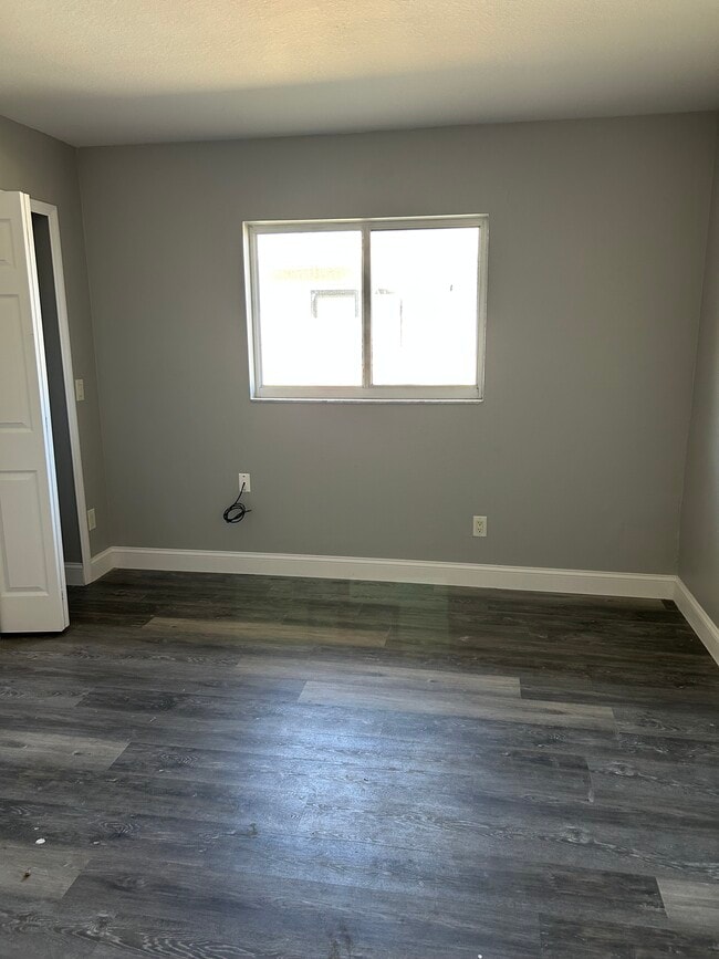 Foto del edificio - 2914 Santa Barbara Blvd