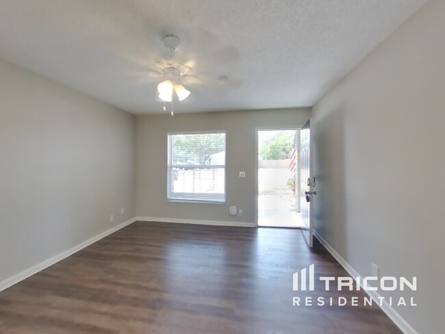Building Photo - 607 Falkirk Ave