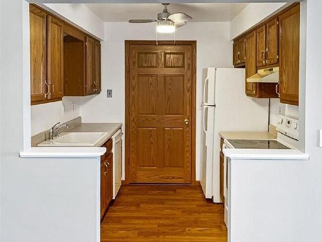 Building Photo - 3505 W Willow Knolls Dr