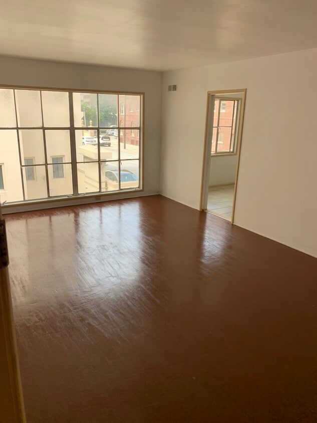 325 Cedar Ave Unit 8, Long Beach, CA 90802 Condo for Rent in Long