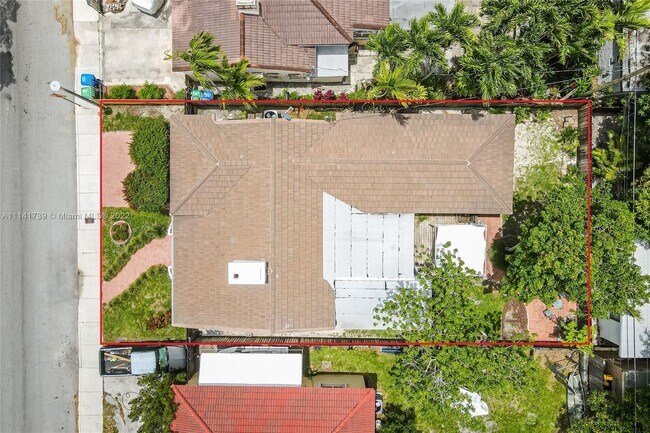 Building Photo - 1510 SW 19th Ave