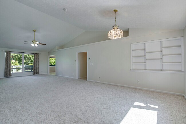 Building Photo - 201 Seminole Cir