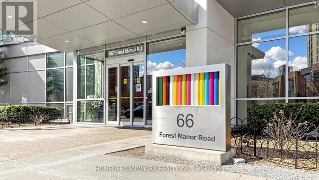Photo du bâtiment - 66 Forest Manor Rd