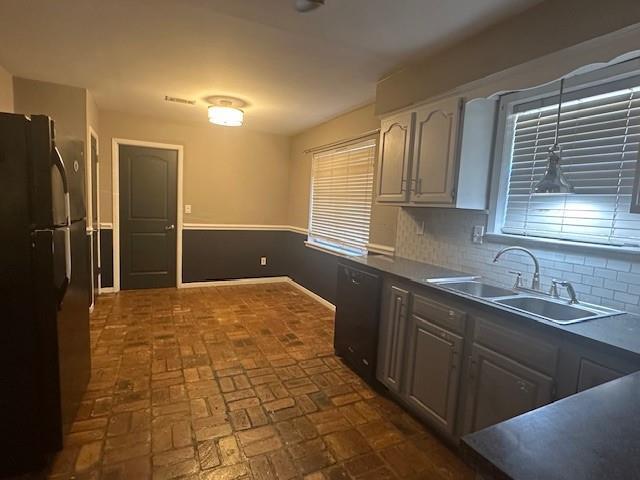 Foto del edificio - 5512 White Pine Dr