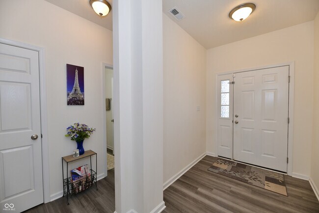Building Photo - 9683 Pica Dr