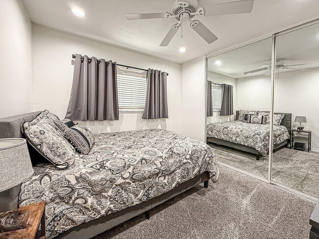 Foto del edificio - Single-Story Pool Home with RV Parking on Quiet Cul-De-Sac in Prime Simi Valley