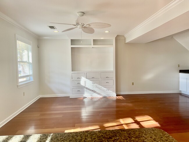 Living room - 122 Rd 1084