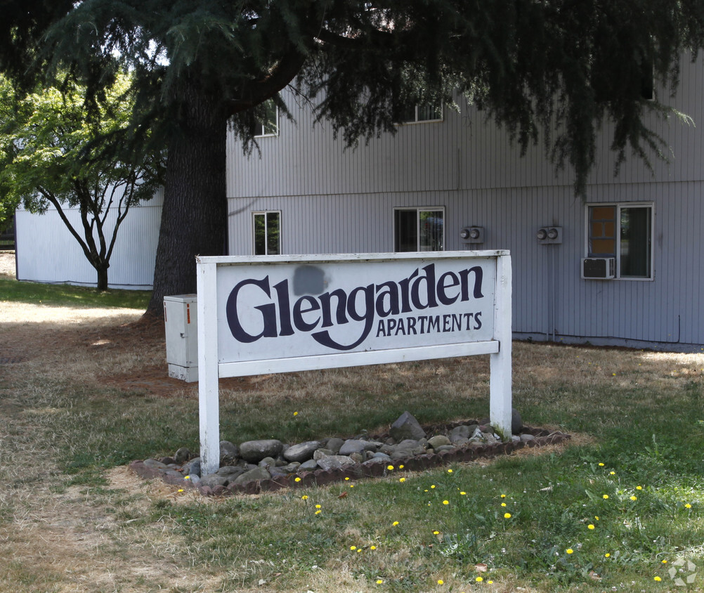 Building Photo - Glen Gardens Apartments