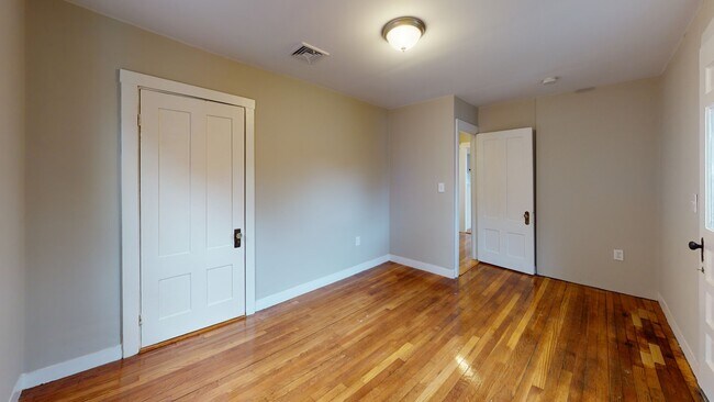 Building Photo - 48 Jamaica St