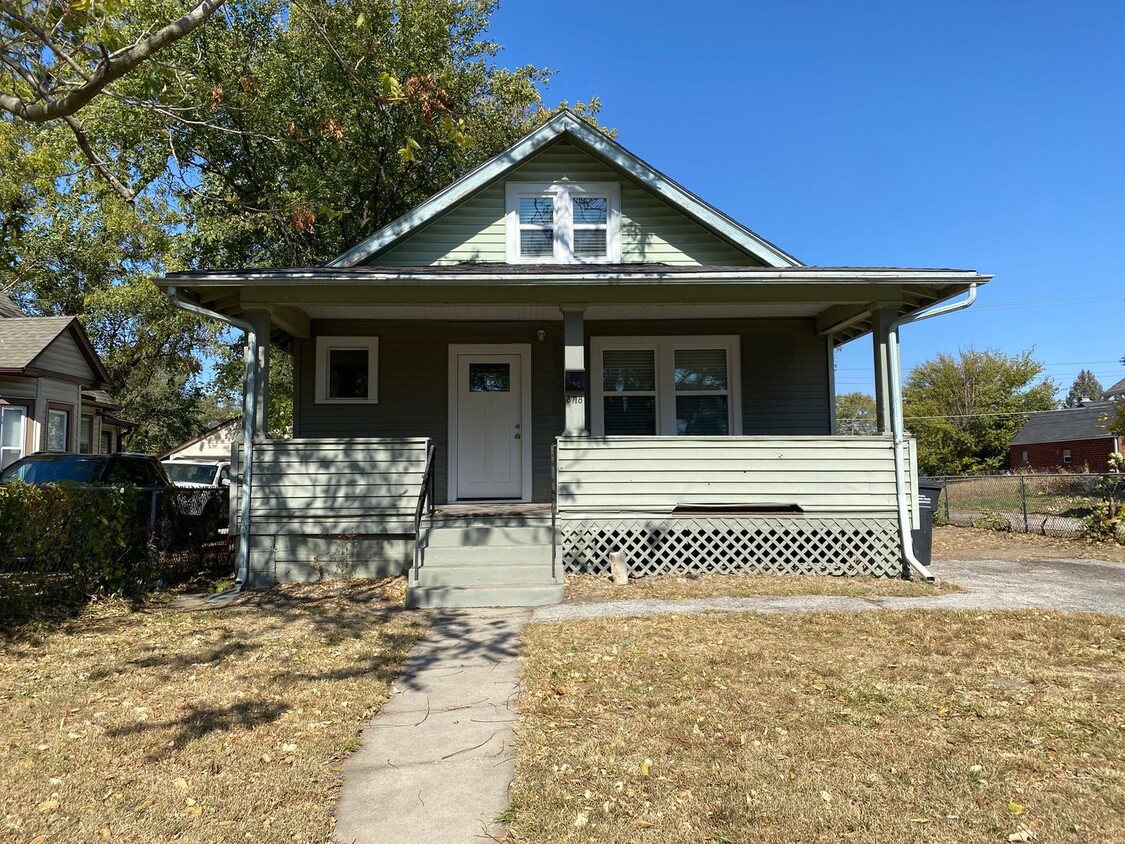 Primary Photo - 3 Bed Fully Remodeled House