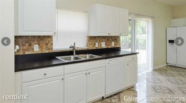 Foto del edificio - 7700 N Highland Ave