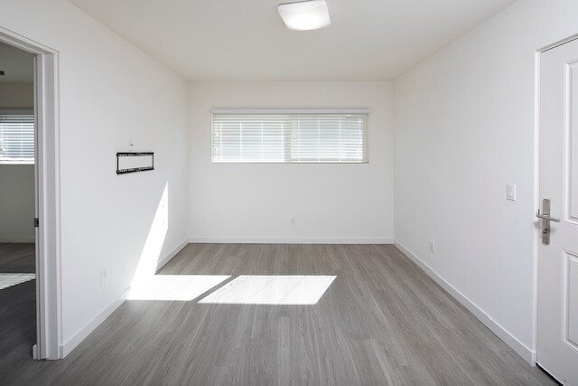 Building Photo - Modern Ocean Beach 1 Bed/1 Bath Apartment ...