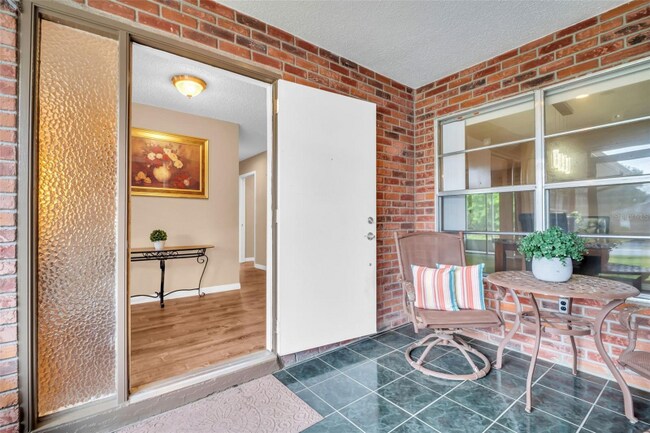 Building Photo - 2608 Camille Dr