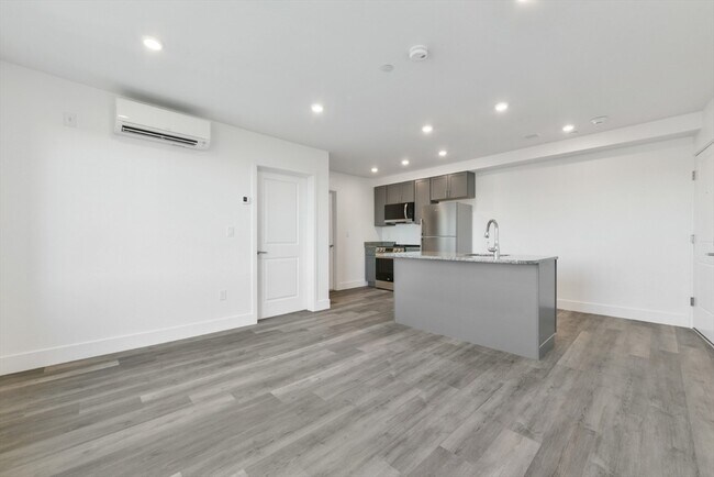 Foto del edificio - 585 Essex St