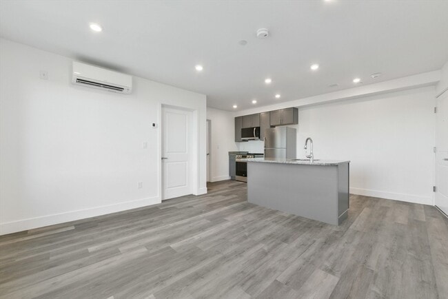 Foto del edificio - 585 Essex St