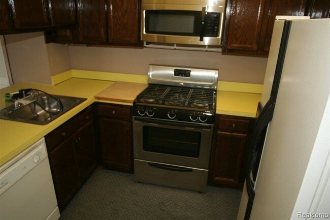 Building Photo - 5214 Brett Ct