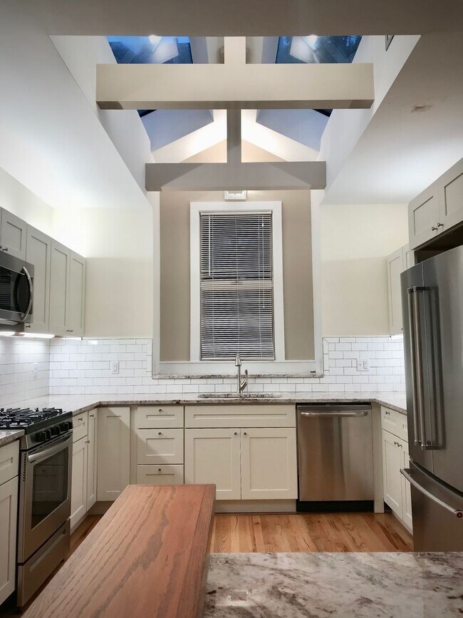 Foto del edificio - 5444 Claybourne St