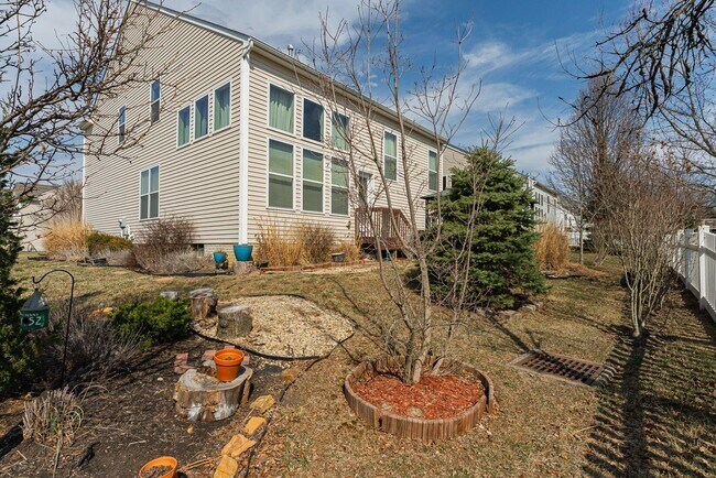 Foto del edificio - 6053 Taylor Rd
