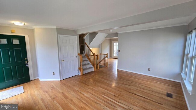 Building Photo - 7044 ROGUE Ln