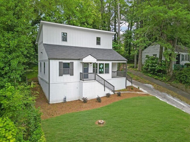Building Photo - 1080 Westmont Rd SW