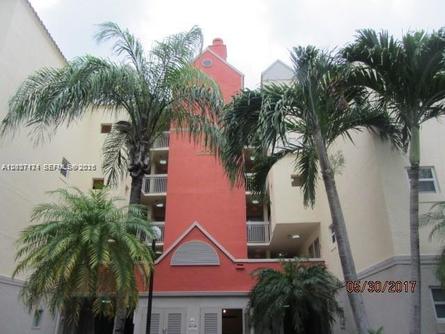 Foto del edificio - 8215 Lake Dr