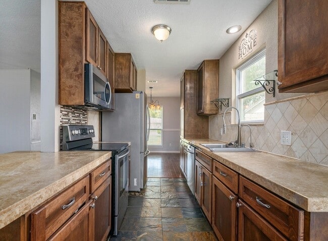 Building Photo - 226 Pecan Dr