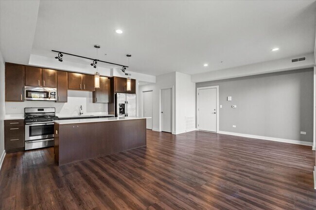 Foto del edificio - 500 N Northwest Hwy