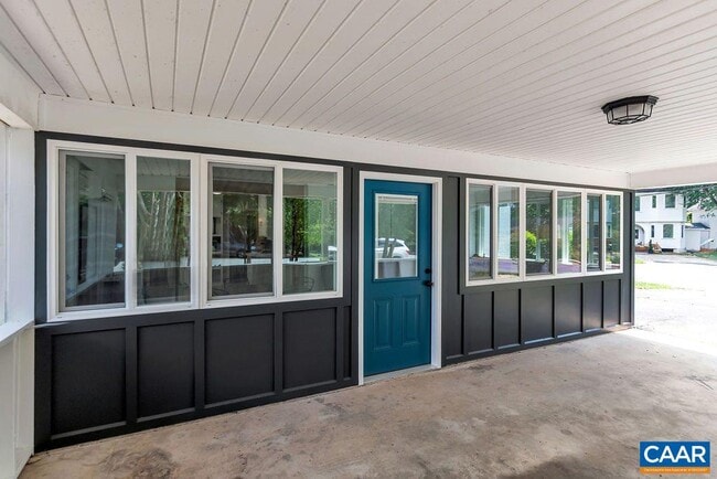 Building Photo - 1325 Kenwood Ln