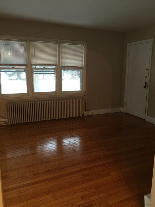 Foto del edificio - 1733 Washington Ave Ext