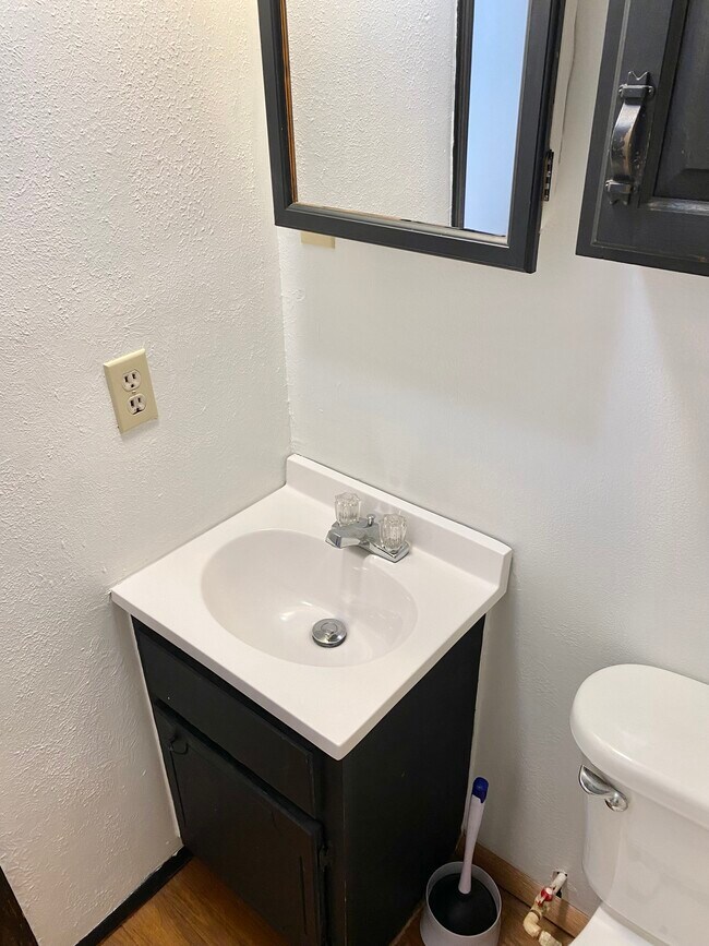 Foto del edificio - 520 W Edwards st