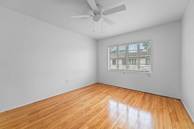 Foto del edificio - 306 Lakeview St