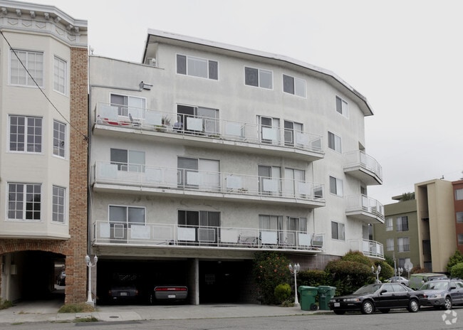 Building Photo - Melba Lake Apartments