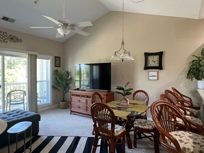 Foto del edificio - World Tour Condo available for winter rent...
