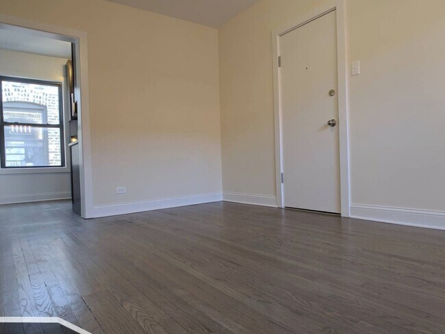 Building Photo - 2641 N Spaulding Ave