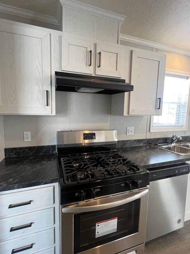 Building Photo - 5241 Americana Ln