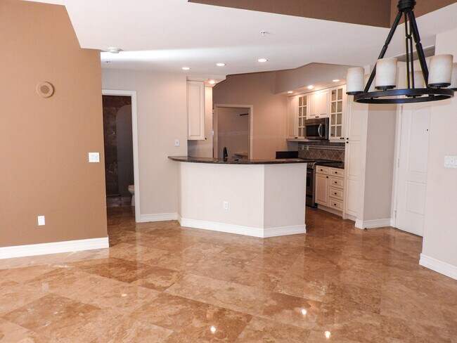 Building Photo - 801 S Olive Ave