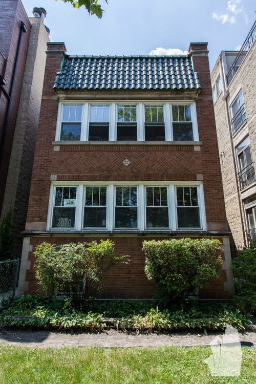 Primary Photo - 2070 N Humboldt Blvd