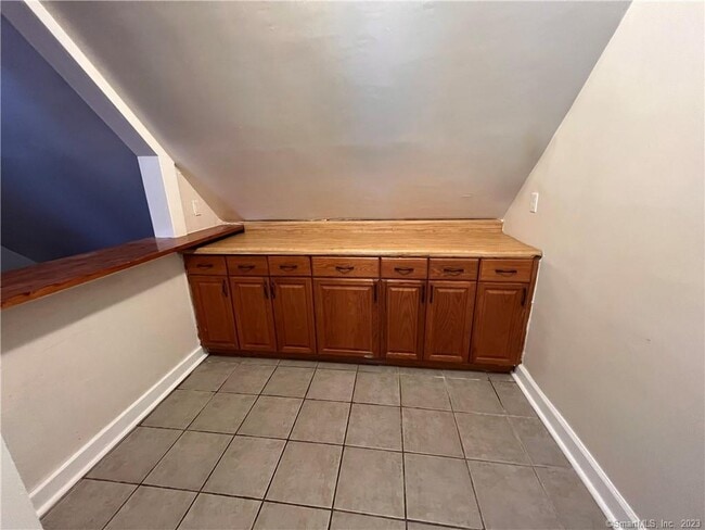 Building Photo - 105 Summerfield Ave
