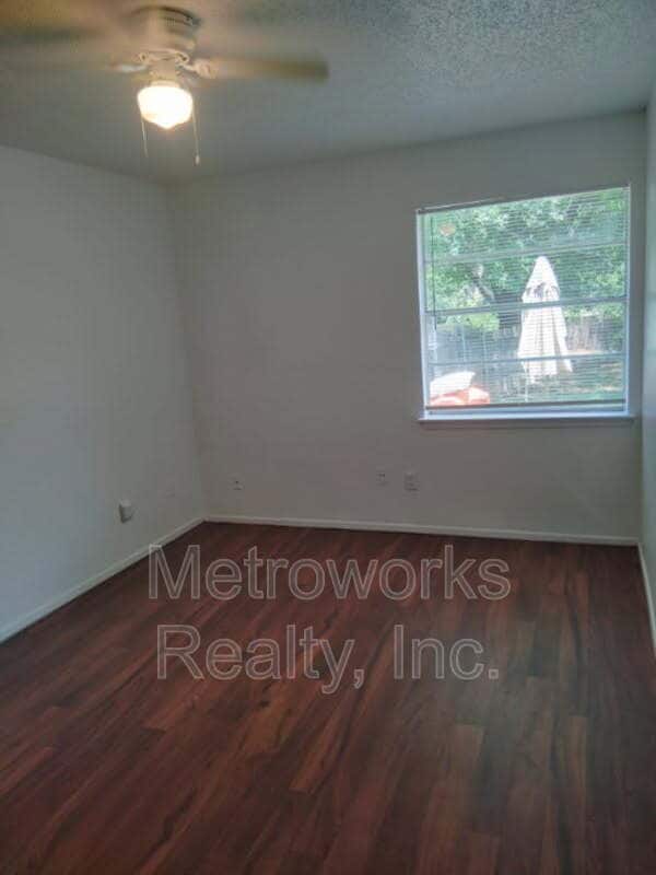 Building Photo - 105 Pine Meadow Dr