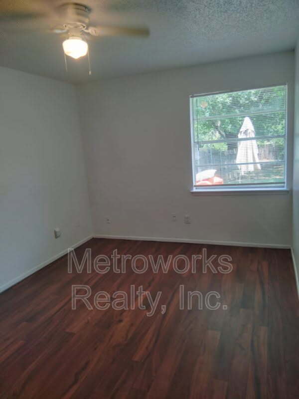 Foto del edificio - 105 Pine Meadow Dr