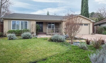 Building Photo - 7998 Stonehurst Ct